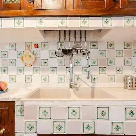 別荘 Dimora Disiu - Jacuzzi & Sea View - 4 Minuti A Piedi Dal Centro *