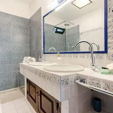 Dimora Disiu - Jacuzzi & Sea View - 4 Minuti A Piedi Dal Centro タオルミーナ