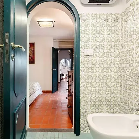 Dimora Disiu - Jacuzzi & Sea View - 4 Minuti A Piedi Dal Centro 펜션