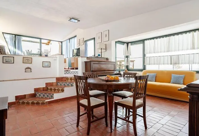 Holiday home Dimora Disiu - Jacuzzi & Sea View - 4 Minuti A Piedi Dal Centro